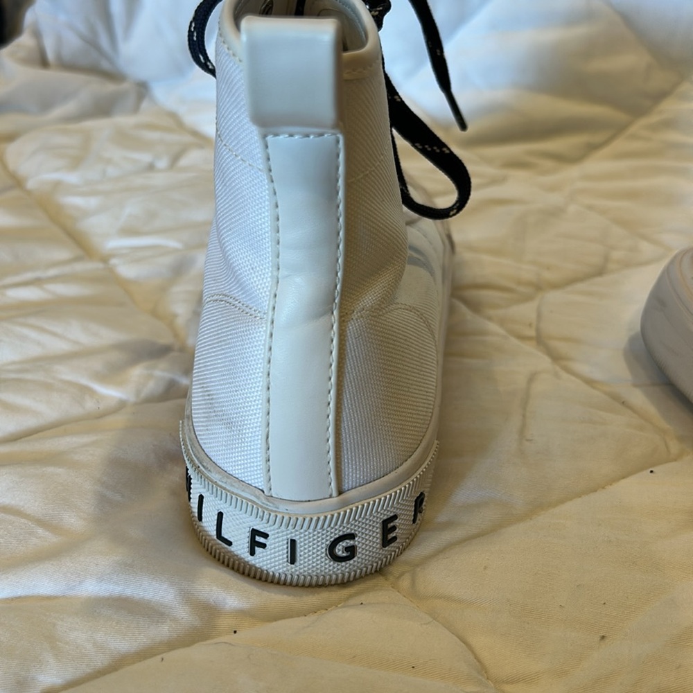 Tommy Hilfiger Hero Women's Oxford 8.5 (M) US White-Multi - Picture 10 of 11